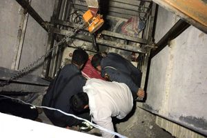 مرگ کارگر ساختمانی بر اثر سقوط به چاله آسانسور