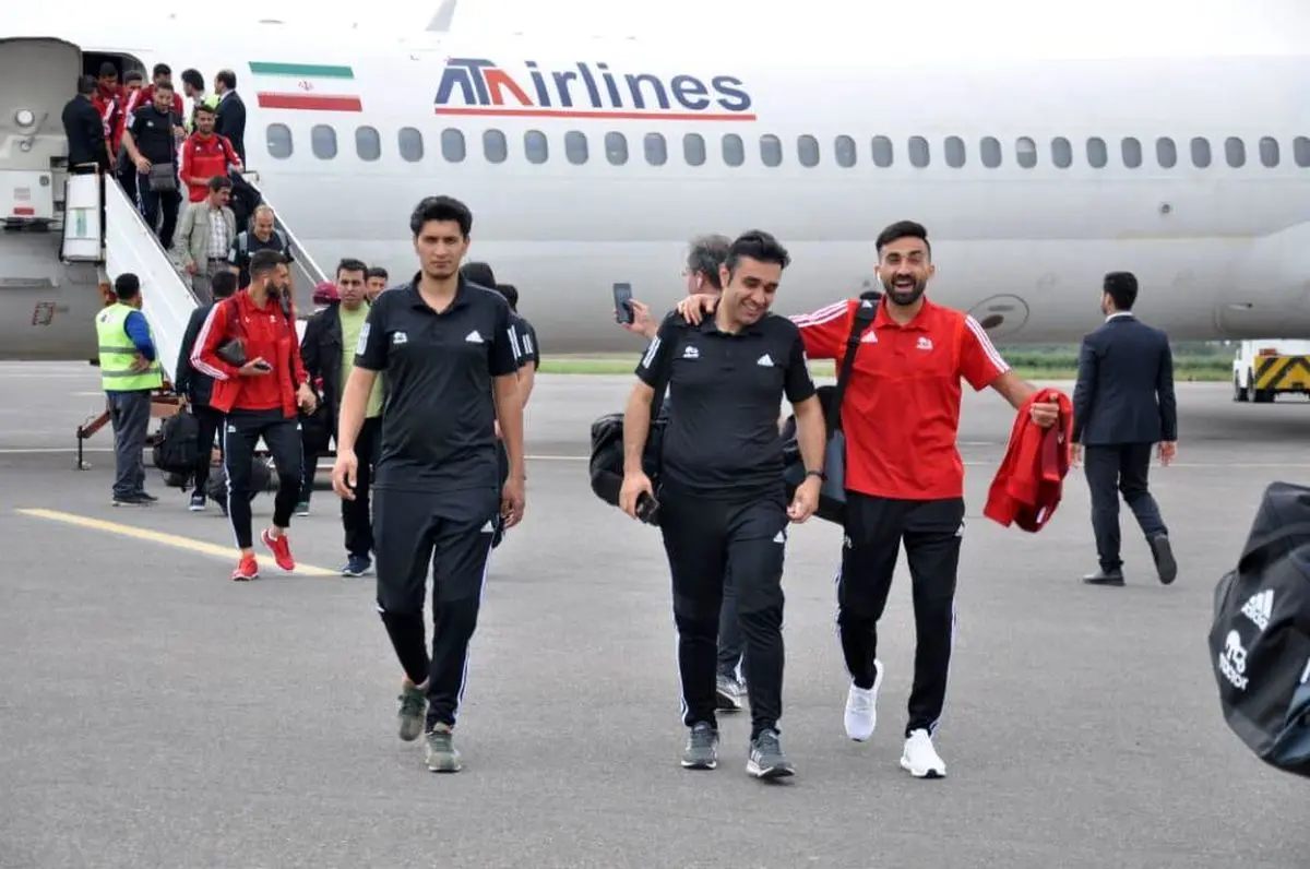 تراکتور با پرواز اختصاصی به ساری رسید