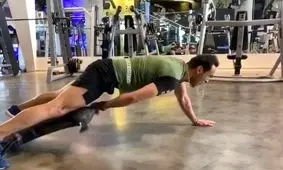 کامنت ها برای علی کریمی؛ به فوتبال برگرد