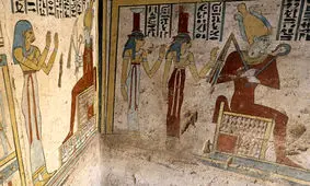 مقبره‌های باستانی که راز‌های عجیبی در آن‌ها نهفته است