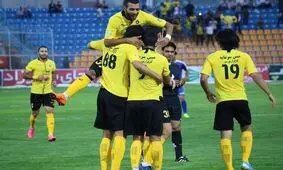 سپاهان با برتری برابر گل‌گهر دوباره صدرنشین لیگ شد