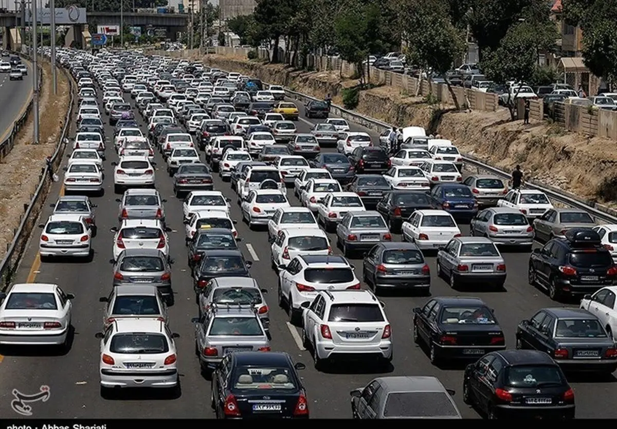 ترافیک در مبادی ورودی و خروجی مشهد مقدس نیمه سنگین است‌