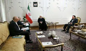 روحانی: مبارزه با فساد با جدیت در درون سازمان مالیاتی پیگیری شود