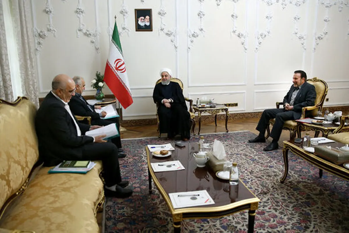 روحانی: مبارزه با فساد با جدیت در درون سازمان مالیاتی پیگیری شود