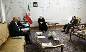 روحانی: مبارزه با فساد با جدیت در درون سازمان مالیاتی پیگیری شود