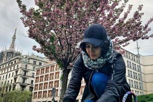 الناز شاکردوست در خارج از کشور درحال گره زدن سبزه +عکس