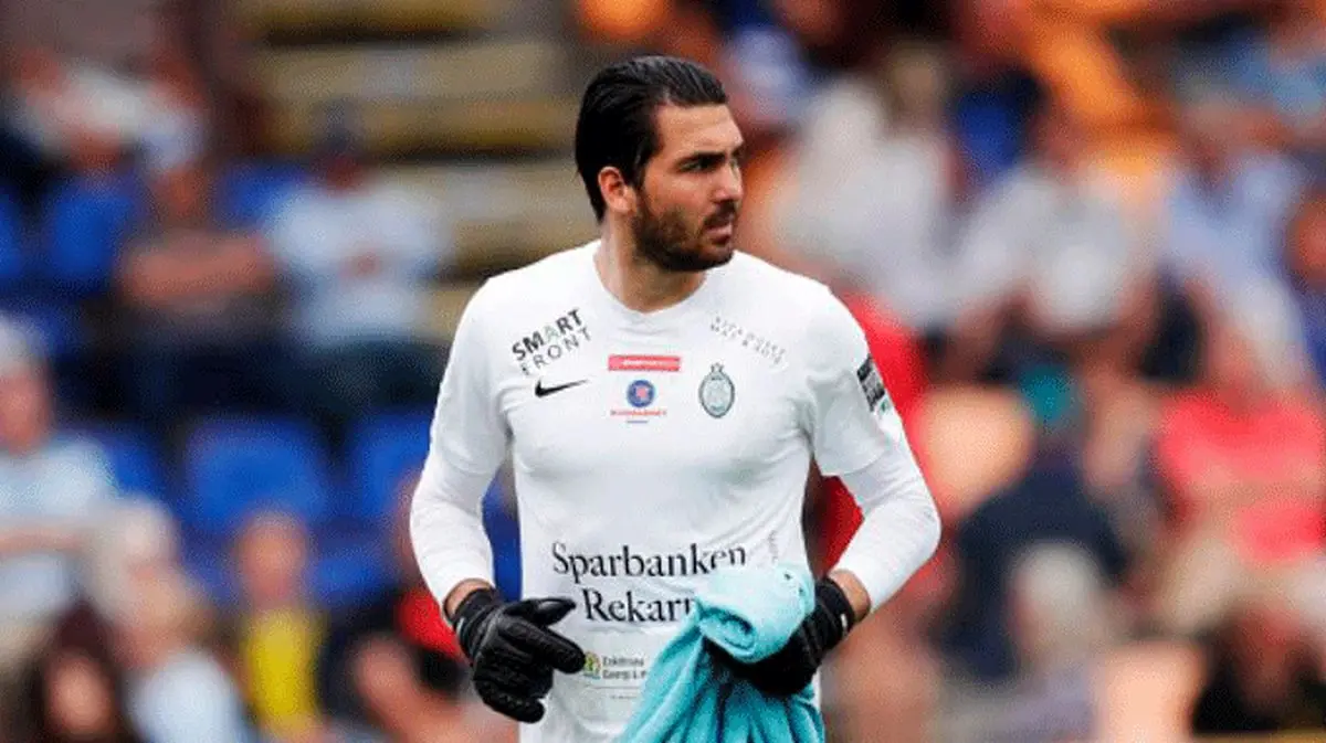 حقیقی از امروز در اردوگاه سرخ‌های محبوب