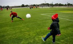 پسر میمبلا، میهمان پرویی تمرین تراکتور