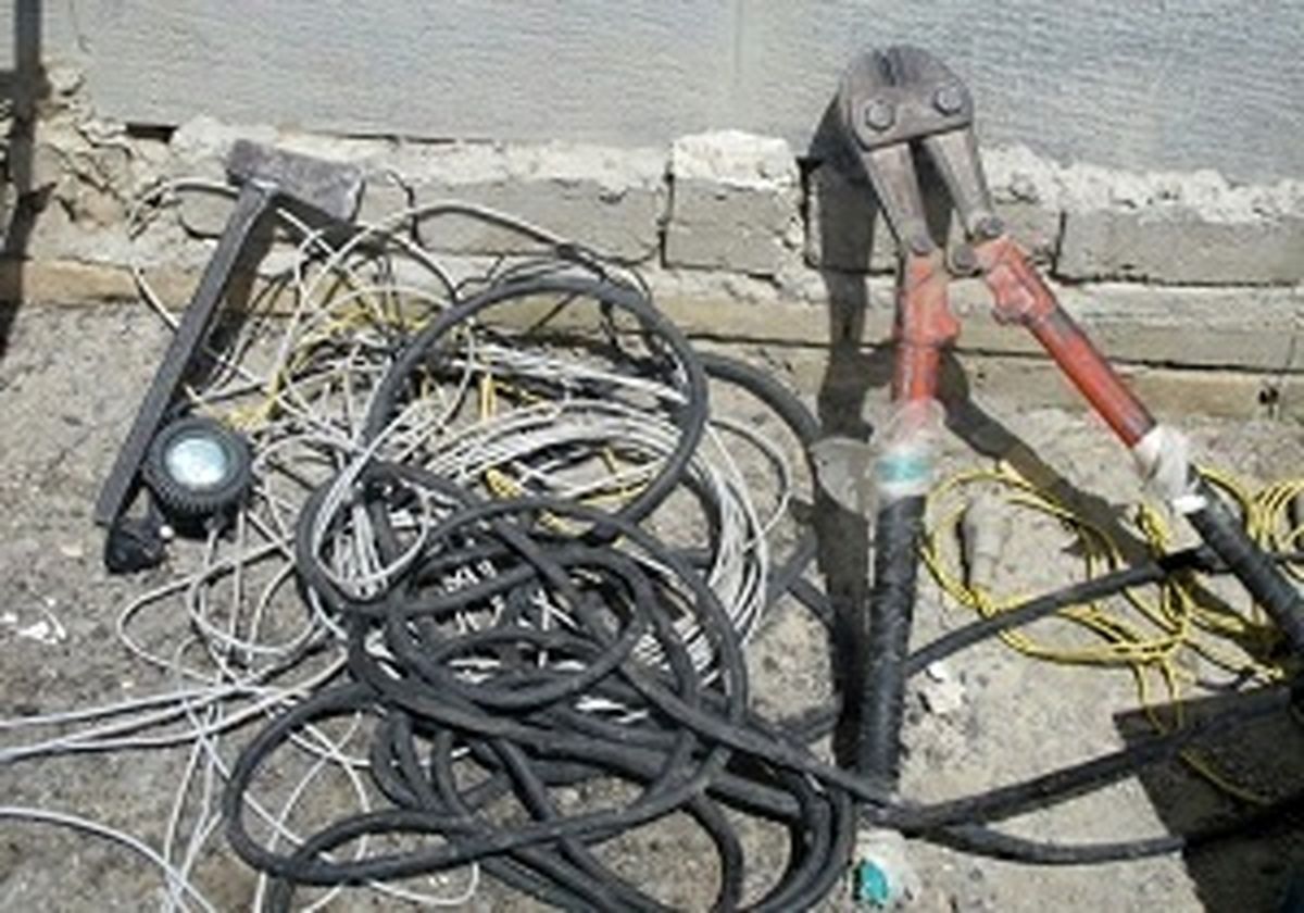 سرقت کابلهای تلفن کارخانههای شهرک صنعتی شمس آباد