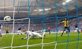 شادی پس از گل جنجالی برای اوبامیانگ دردساز شد + عکس