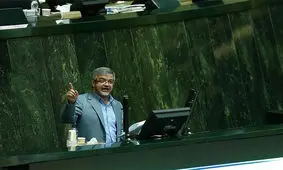 انتقاد توئیتری از حمله به اصلاح طلبان و دولت به بهانه دستگیری روح الله زم