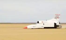 آزمایش خودرو با سرعت ۷۲۵ کیلومتر در ساعت / نیاز به چت نجات برای توقف سریع خودرو