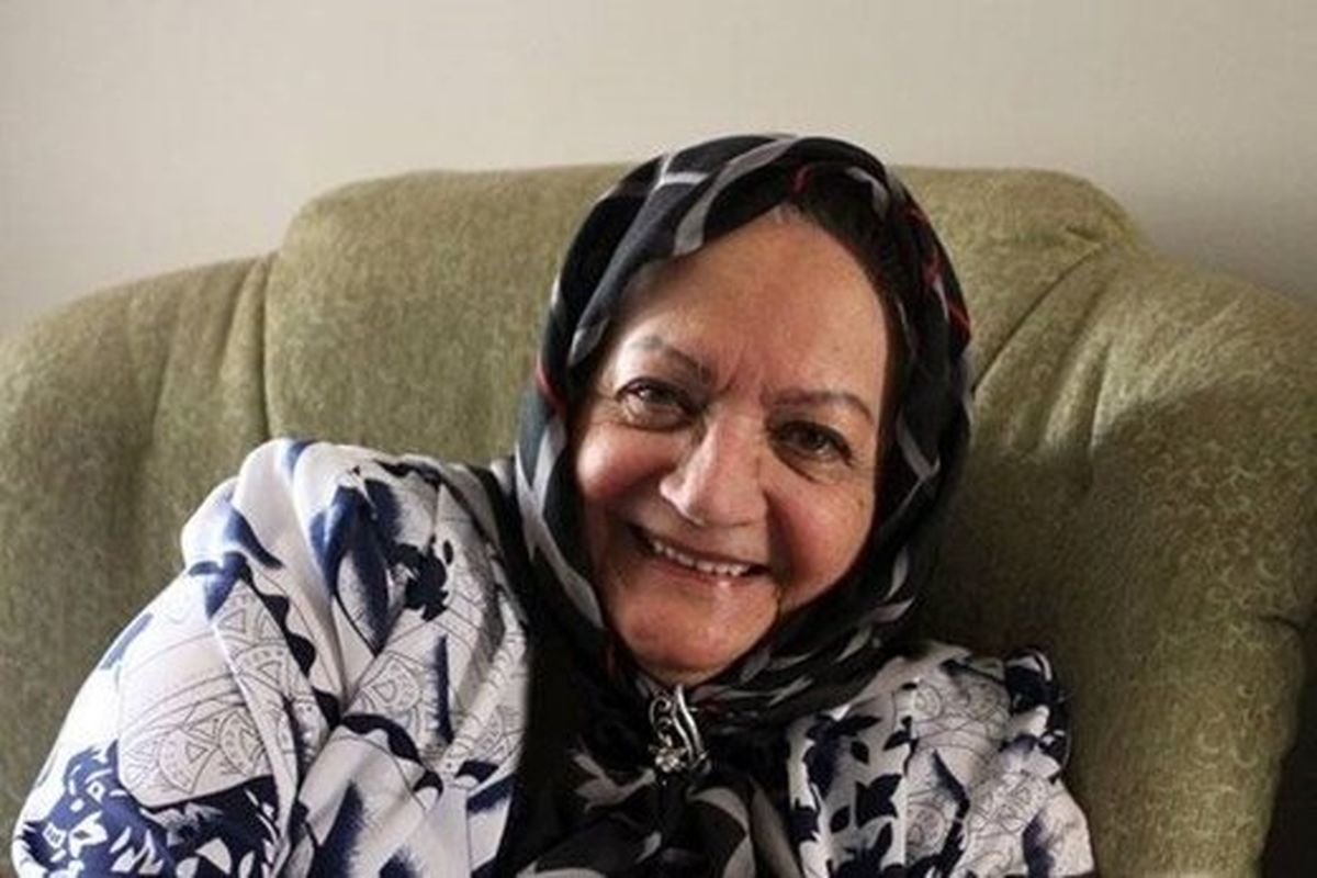 فرزند شهلا ریاحی: چرا منِ بیمارِ خارج از ایران را اینطور میترسانید؟