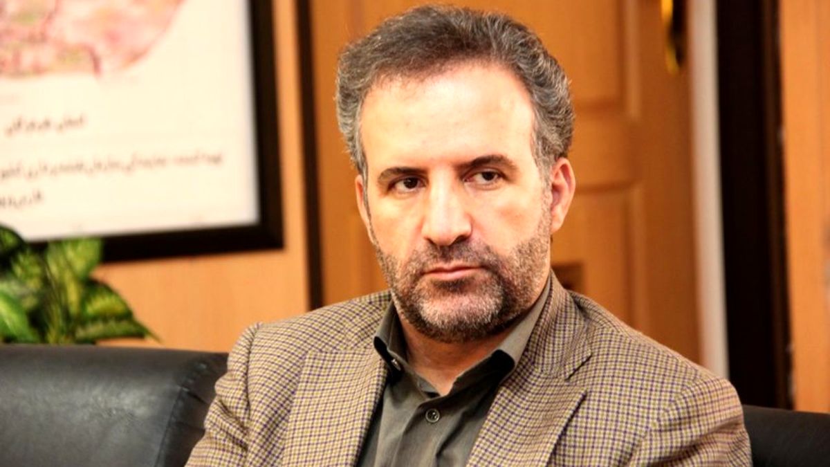 پخش اعترافات تلویزیونی تیغ دولبه است/ مخالف گرفتن اعتراف اجباری تحت فشار از متهمان هستم/ مجلس قانونی تصویب کند که اعترافگیری تحت فشار را جرم بداند/ صداوسیما در پخش اعترافات متهمان سلیقهای عمل میکند