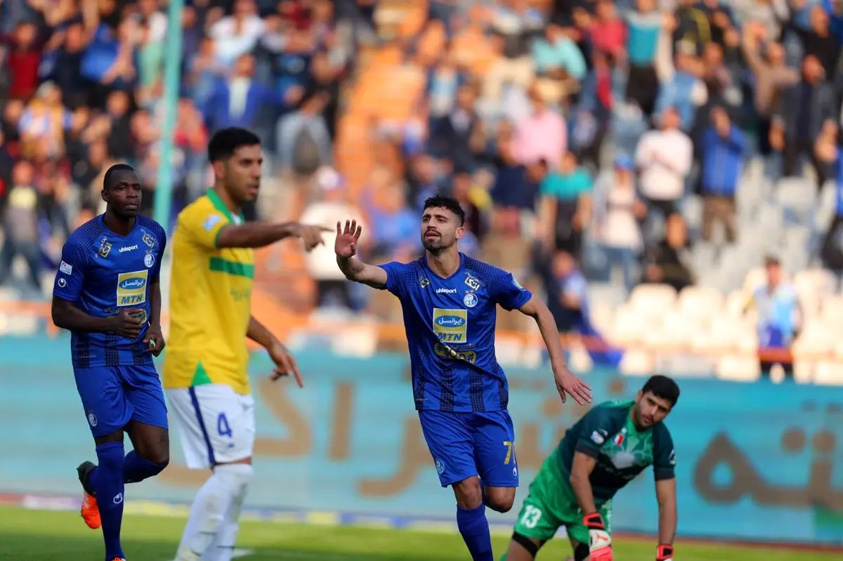 سونامی یک نیمه‌ای استقلال مقابل صنعت نفت آبادان