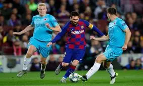 ونگر: بارسا مثل یک تیم بحران زده بازی می کند