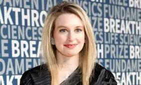 آشنایی با ثروتمند ترین زن 34 ساله و مجرد جهان (+عکس)