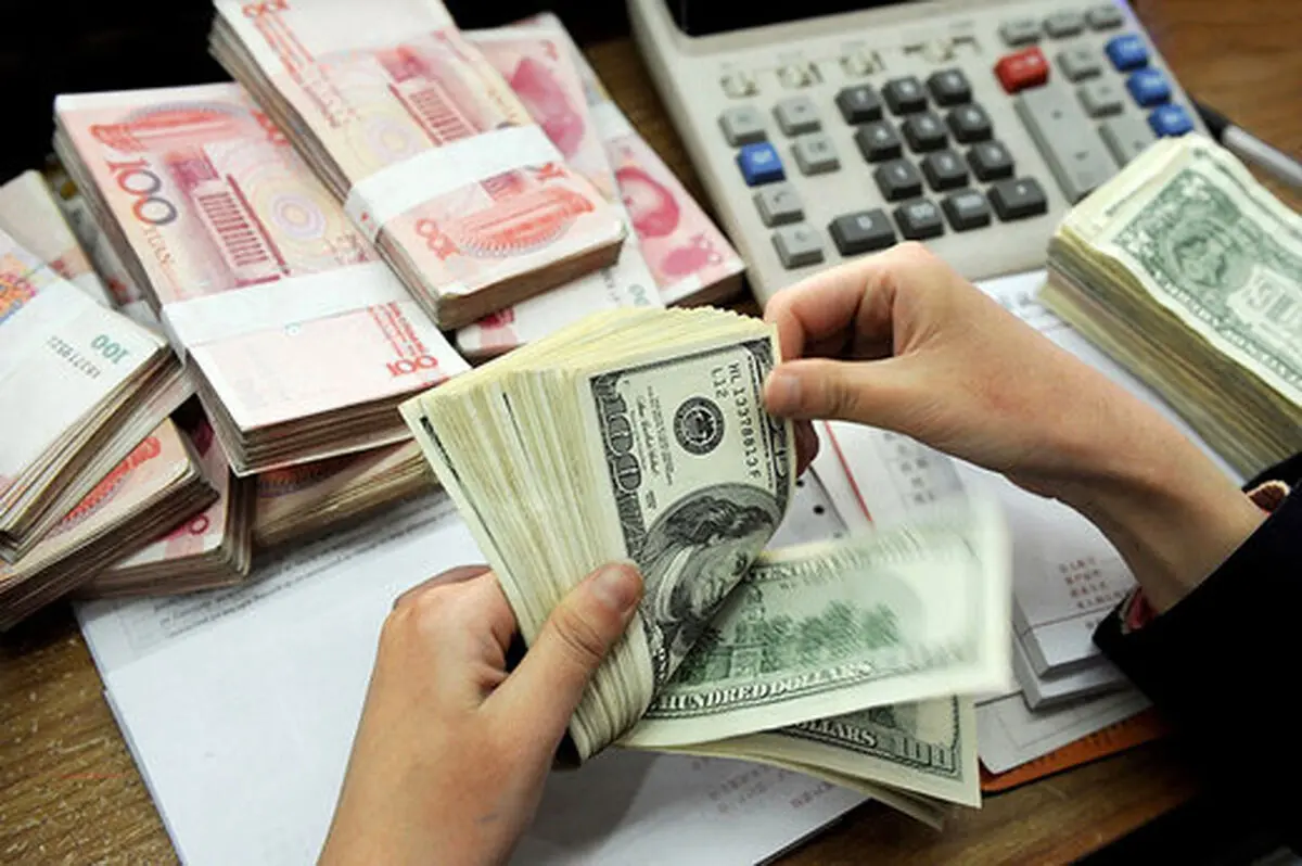 حرکت آرام قیمت در بازار ارز / دلار ۱۱۳۷۰ تومان شد