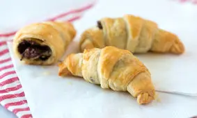 رول شکلاتی؛ این پیچ پیچی های خوشمزه