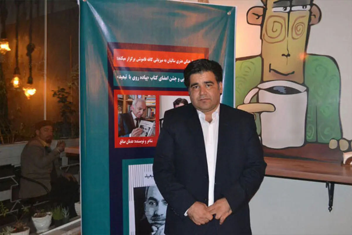 خوشحالم اشعارم به زبانی ترجمه شده که خیام و سعدی در آن سروده‌اند