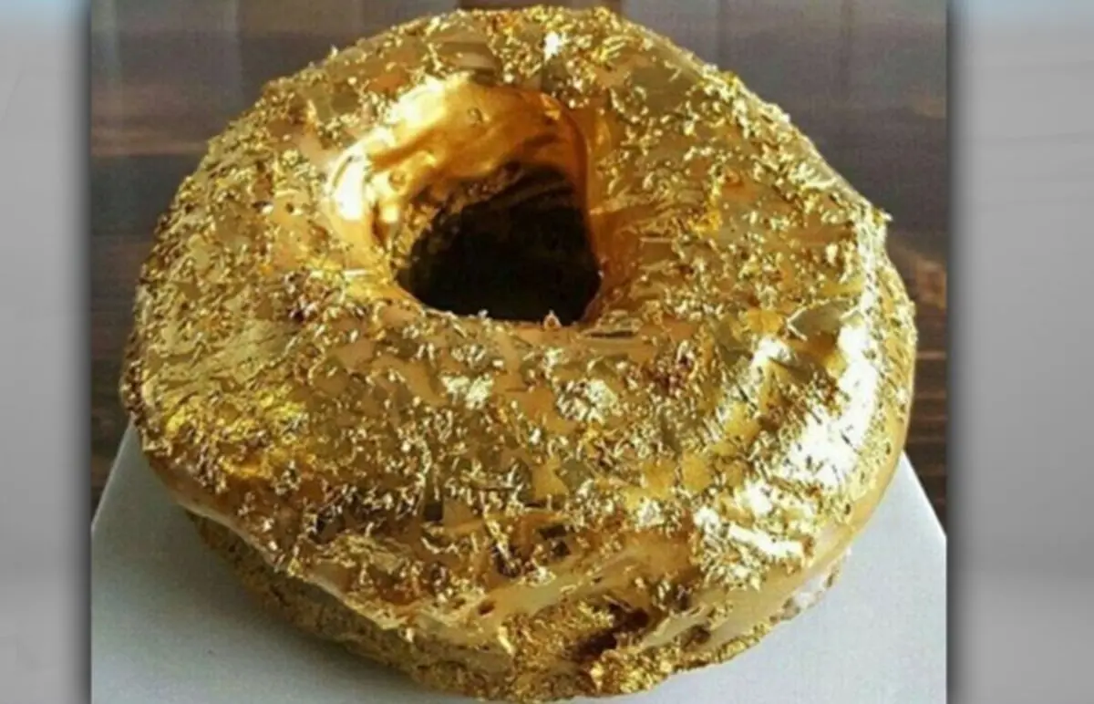 فروش دونات، بستنی و استیک با طعم طلا در مشهد جنجال‌برانگیز شد! + تصاویر