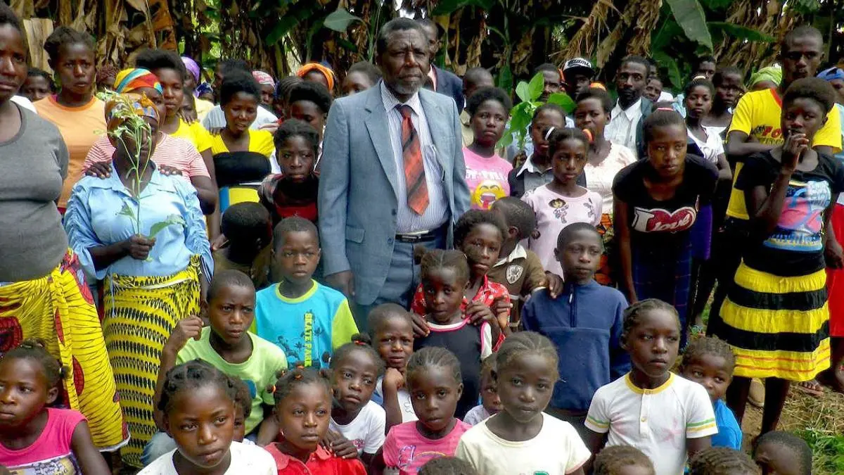 داستان مرد آنگولایی که 52 زن دارد