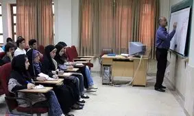 نخواهم گذاشت هیچ کم‌سوادی در کسوت آقازادگی بر صندلی دانشگاه بنشیند