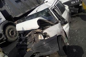 برخورد شدید سه دستگاه خودرو جاده خاوران را مسدود کرد