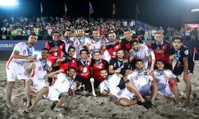 لحظه بالا بردن جام قهرمانی بین قاره‌ای