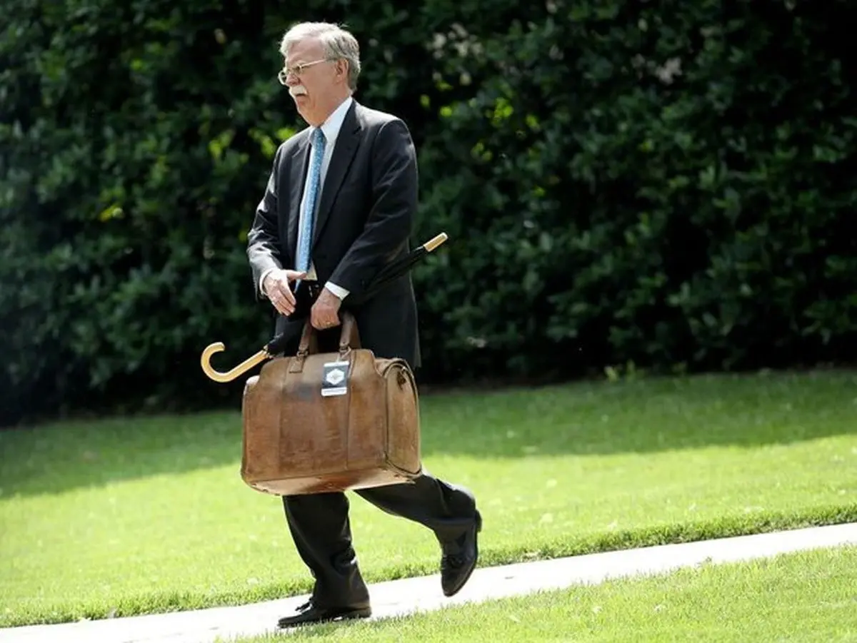 بولتون قراردادی ۲ میلیون دلاری برای انتشار کتابش امضا کرده است