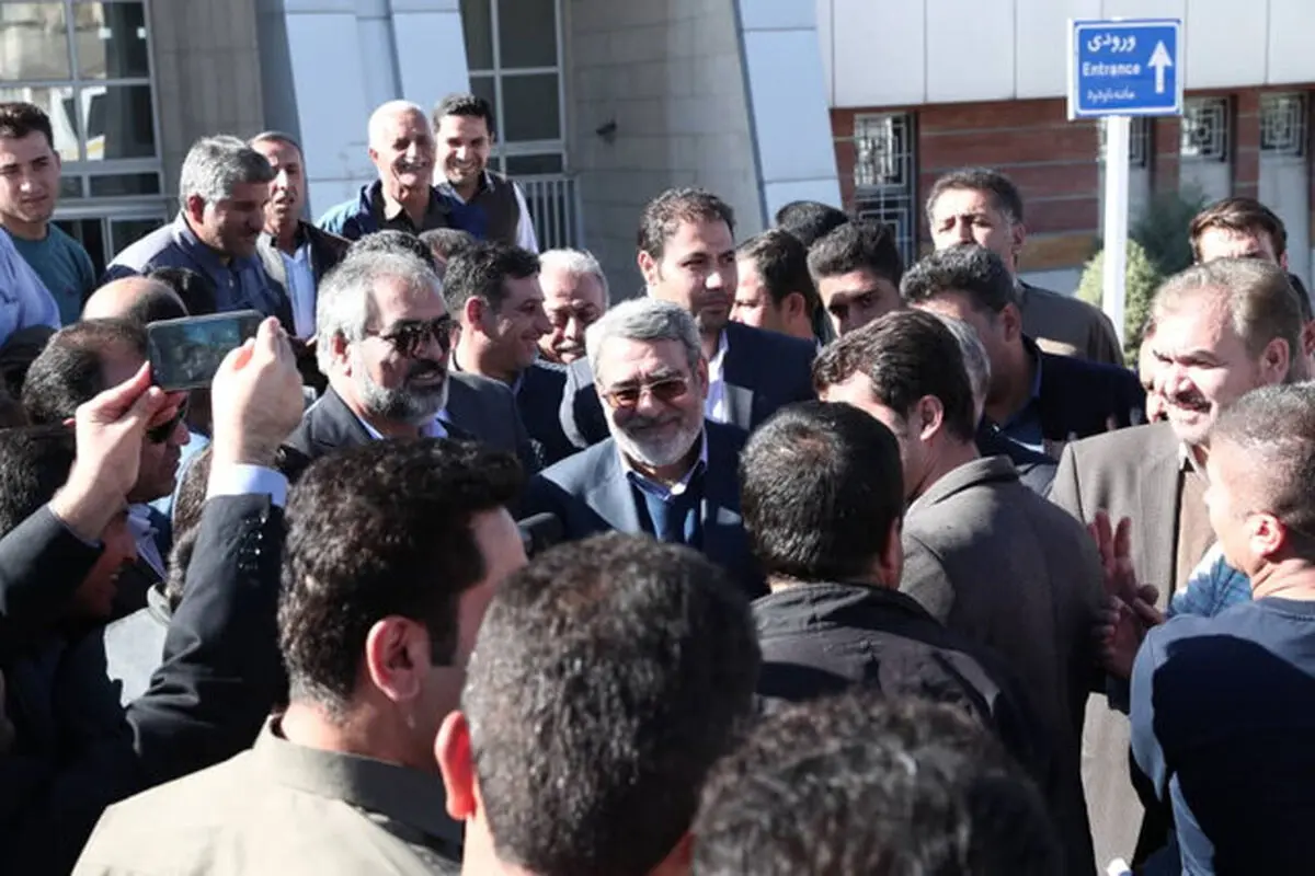 وزیر کشور: تصمیمات لازم رای حل مشکلات مرز باشماق گرفته شد