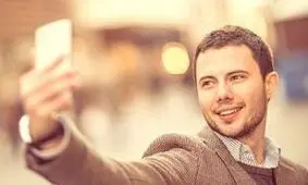مضرات گرفتن عکس سلفی برای پوست صورت!