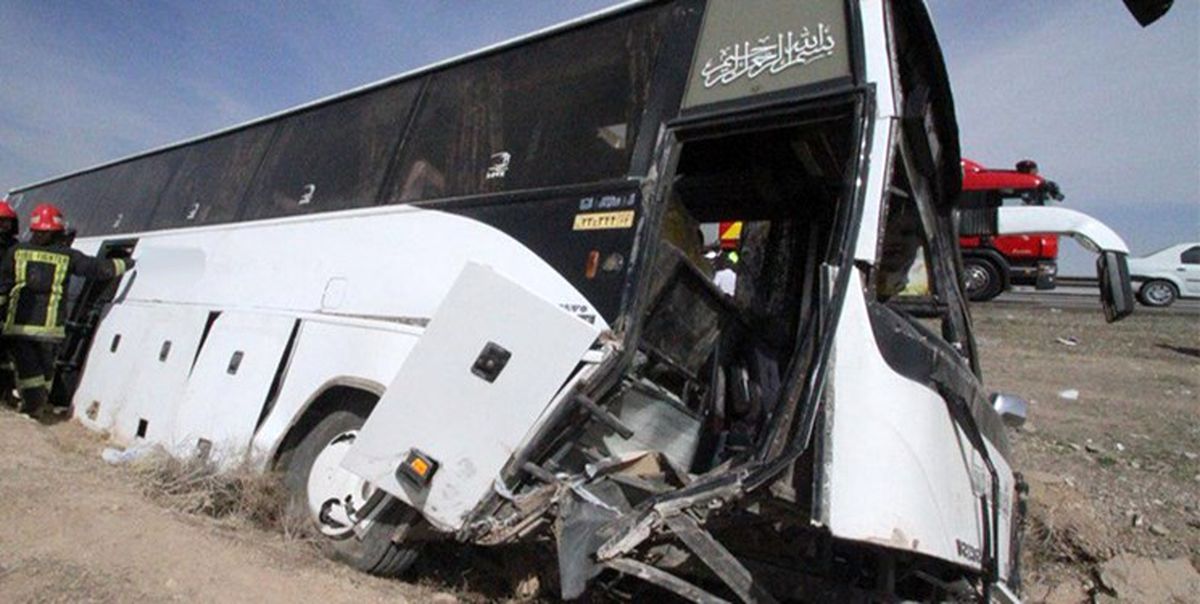 ۴ کشته و ۴۱ زخمی بر اثر برخورد بین یک دستگاه اتوبوس، کامیون و پژو