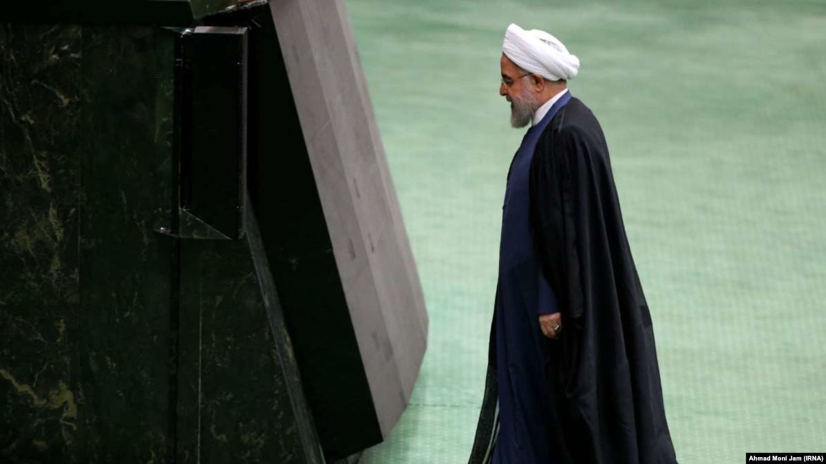 منتقدان دولت شمشیر را از رو بستهاند / پروژه دوقطبی سازی بر علیه حسن روحانی؛ آیا مبارزه با فساد باید جناحی باشد؟