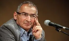 صادق زیبا کلام:‌ اگر یک فرد نظامی هم رئیس جمهور شود، نمی تواند معجزه کند چون عصای موسی ندارد / تا زمانی که مردم درگیر شهریه درسی فرزندان و اجاره بهای خانه باشند، رشد نمی کنند