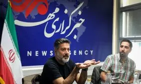 میرزا کوچک‌خان قهرمان بود اما نه از جنس رمبو/شنا با دست‌های بسته!