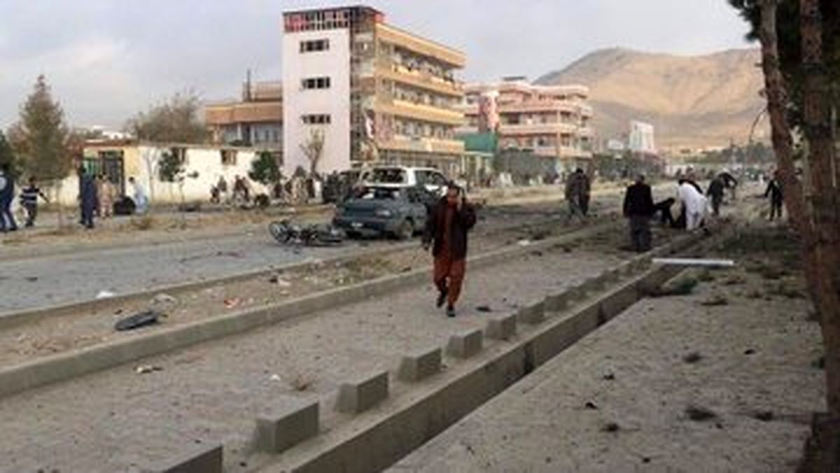 ۱۴ کشته و زخمی در پی انفجار خودروی بمبگذاری شده نزدیکی ساختمان وزارت کشور افغانستان