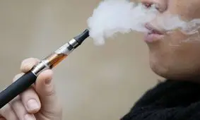 مصرف سیگار الکترونیکی پسر نوجوان رادر آستانه مرگ قرار داد