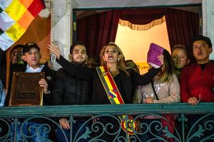 یک بانوی کارگردان در راس قدرت بولیوی؛ زنی که جانشین مورالس شد کیست؟