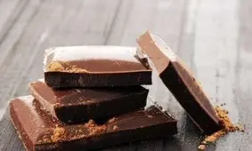 چرا بهتر است روزانه شکلات تلخ بخورید ؟