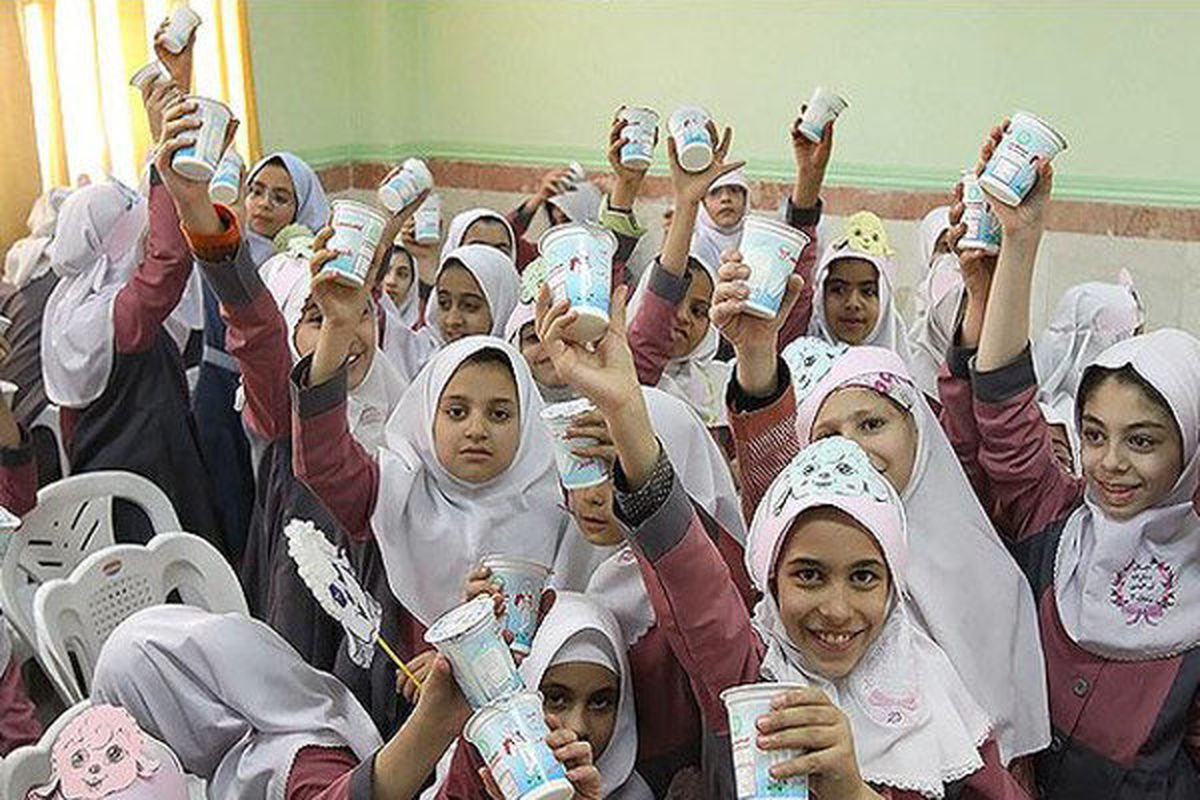 توزیع شیر رایگان در مدارس از فردا اجرا میشود