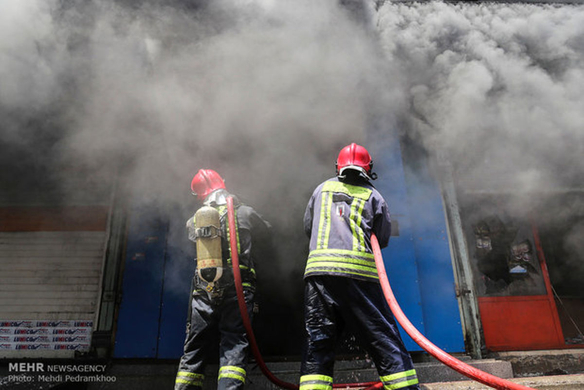آتش سوزی بازار کنزالمال خرمشهر خاموش شد