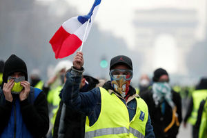 تجمع معترضان جلیقه زرد در پاریس / یک کشته و بیش از ۲۰۰ زخمی در سال گذشته