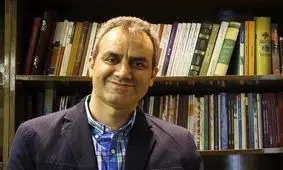 کرمی و چالش‌ این روزهای تئاتر؛ از نبود بودجه تا ضرر ناشی از قطع اینترنت