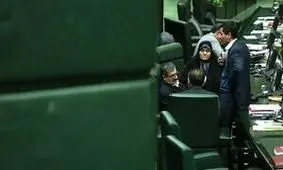 یک عکس تاسف برانگیز؛ این نمایندگان مجلس مشغول چه کاری هستند؟