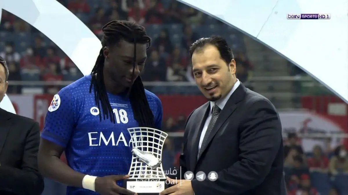 گومیس جایزه‌ها را درو کرد