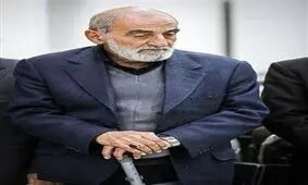 عکس| حسین شریعتمداری عصا به دست شد
