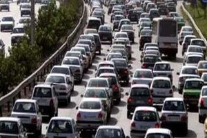 تهرانی‌ها سالانه 300 ساعت در ترافیک می‌مانند