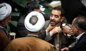 انتقاد تند نماینده ماهشهر از عملکرد روحانی و دولت: شما چه کردید که شاه بیشرف نکرد؟