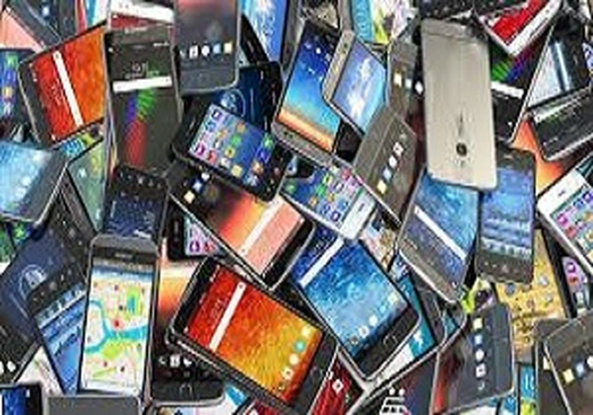 ثبات قیمت گوشی همراه در بازار/ تکلیف رجیستری غیرقانونی ۳۰ هزار موبایل چه شد؟